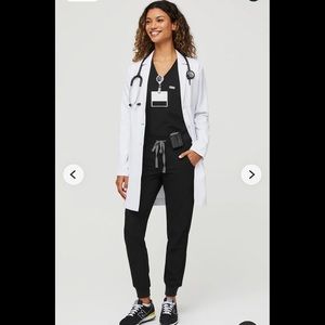 FIGS Bellevue Slim Long Lab Coat